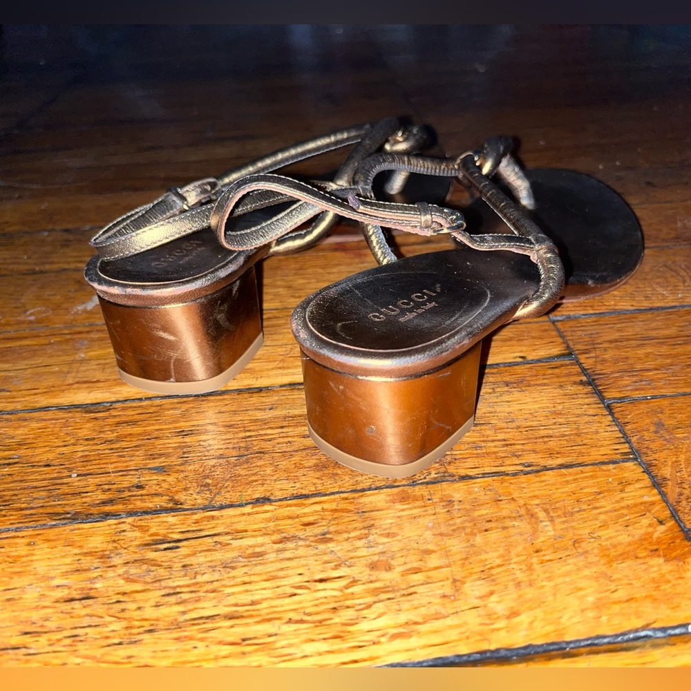 Gold sling back GUCCI sandals 👡 - Picture 6 of 10
